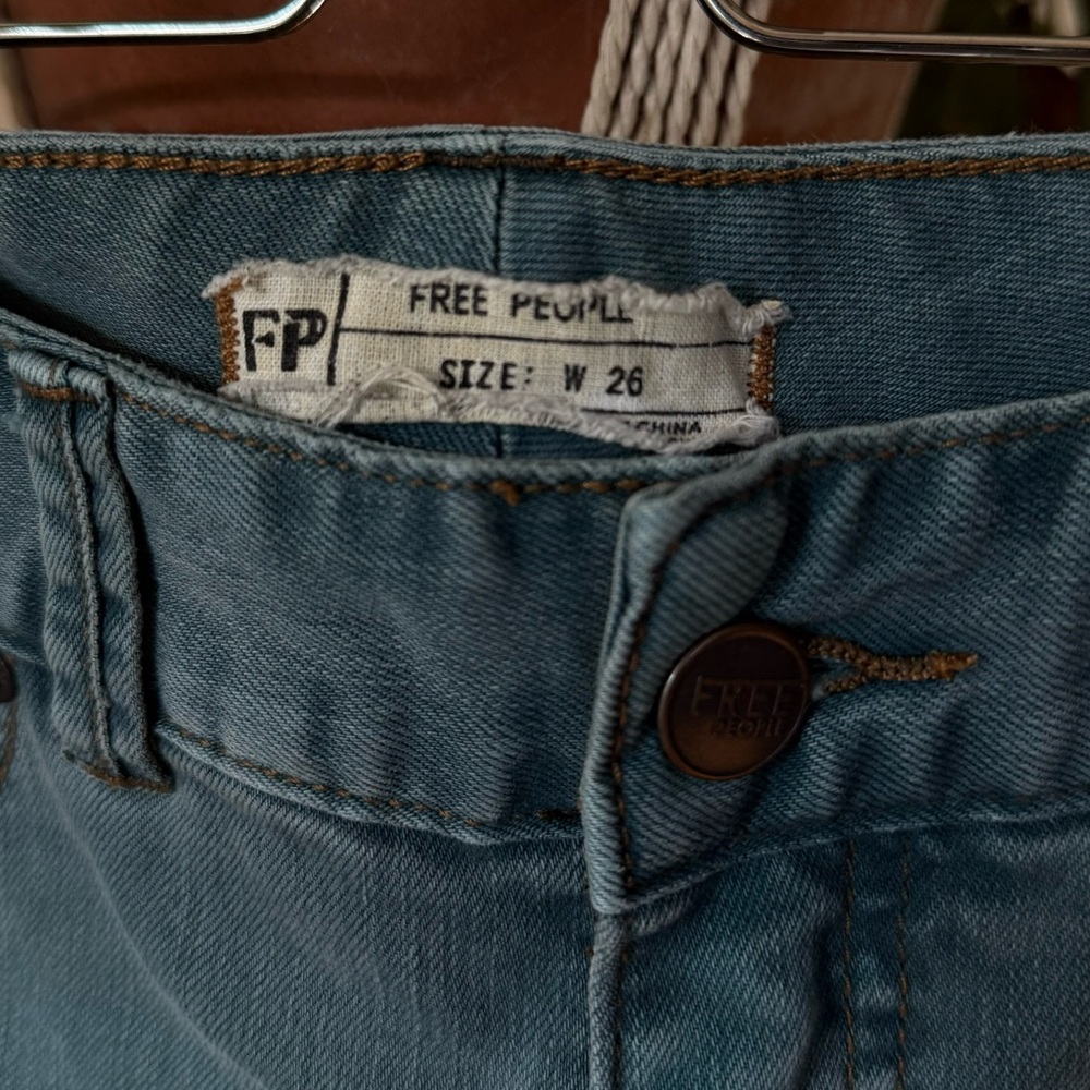 Free People Jeans Womens Teal Colored Denim Size 26 Skinny Straight